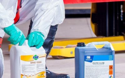Identification labels and tags for the chemical, petrochemical and paint industries